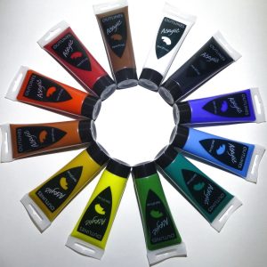 Choose 12 tubes of 4 to 6 colours